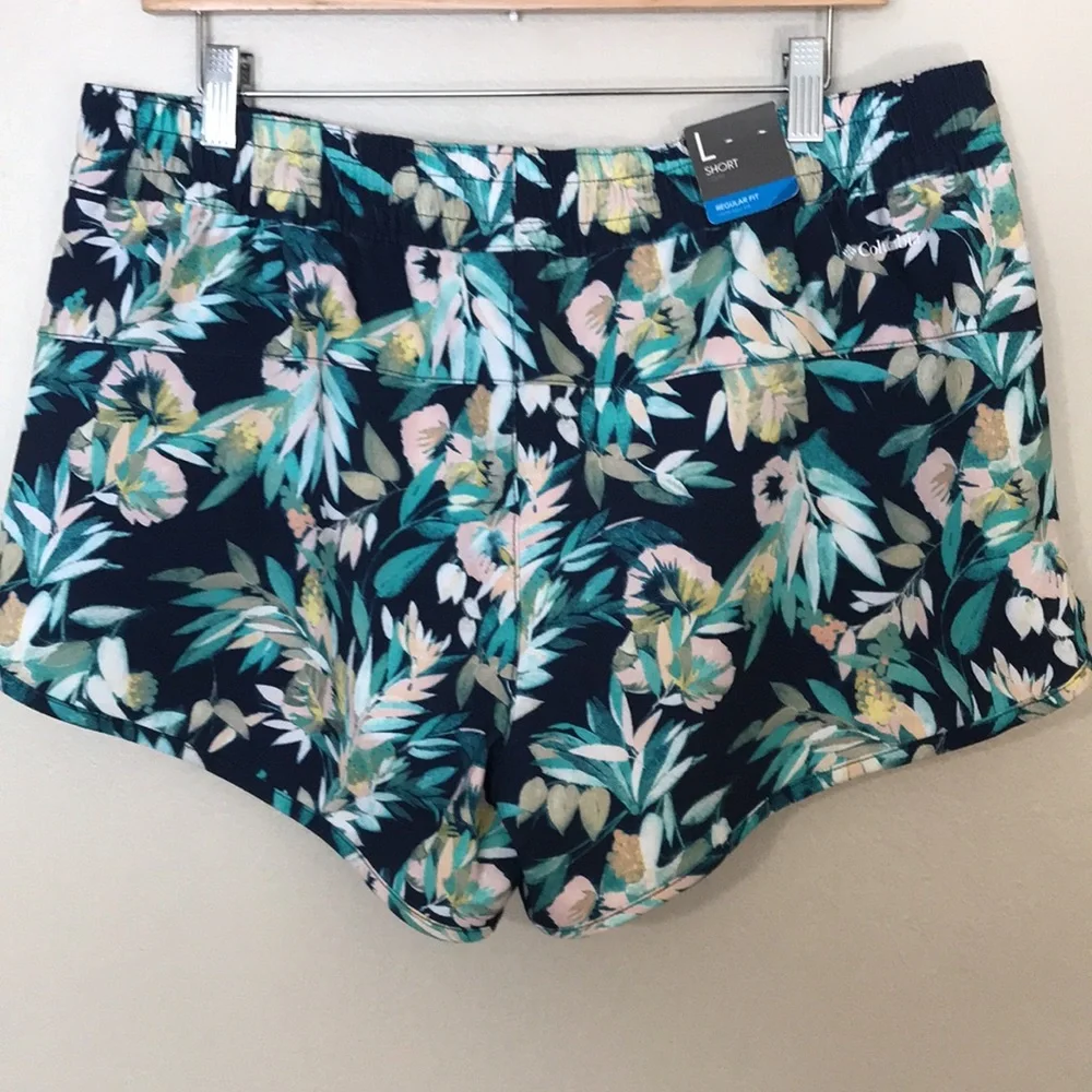 NEW Columbia Bogata Bay‎ Shorts. Large